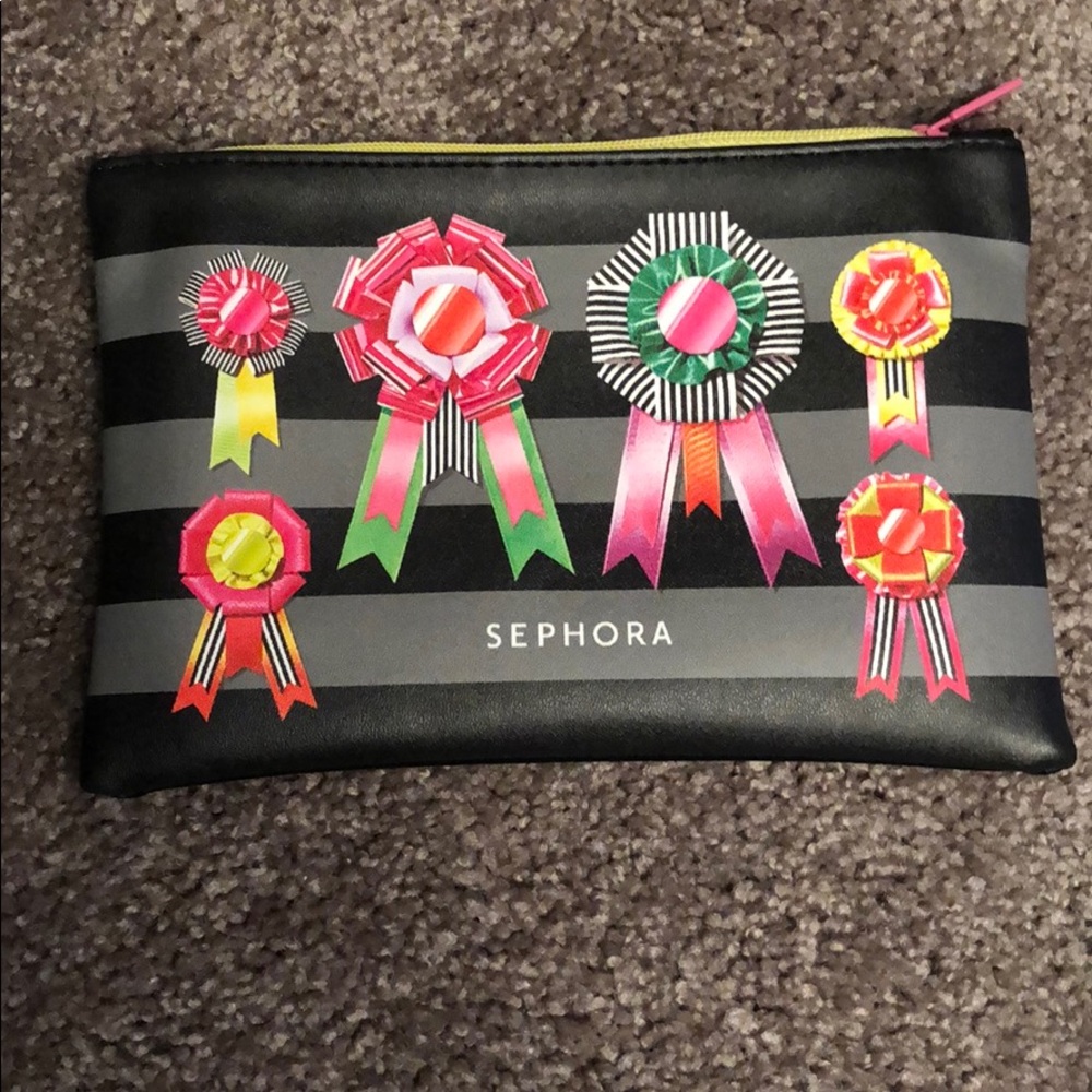 Sephora Make Up Bag plus 11 FREE goodies!